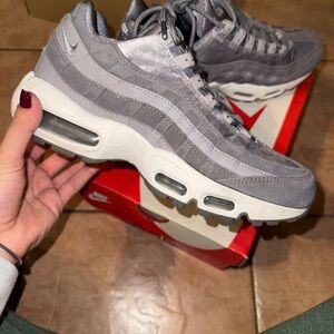 Nike Air Max 95 Charcoal and White Sneakers